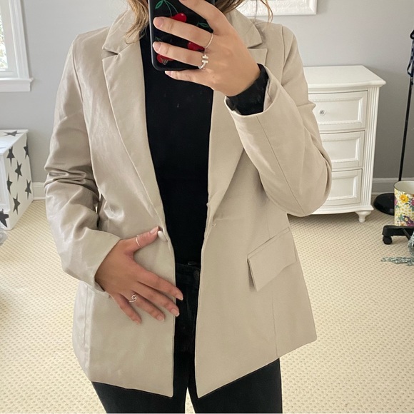 Le Lis Faux Leather Blazer - Picture 5 of 5